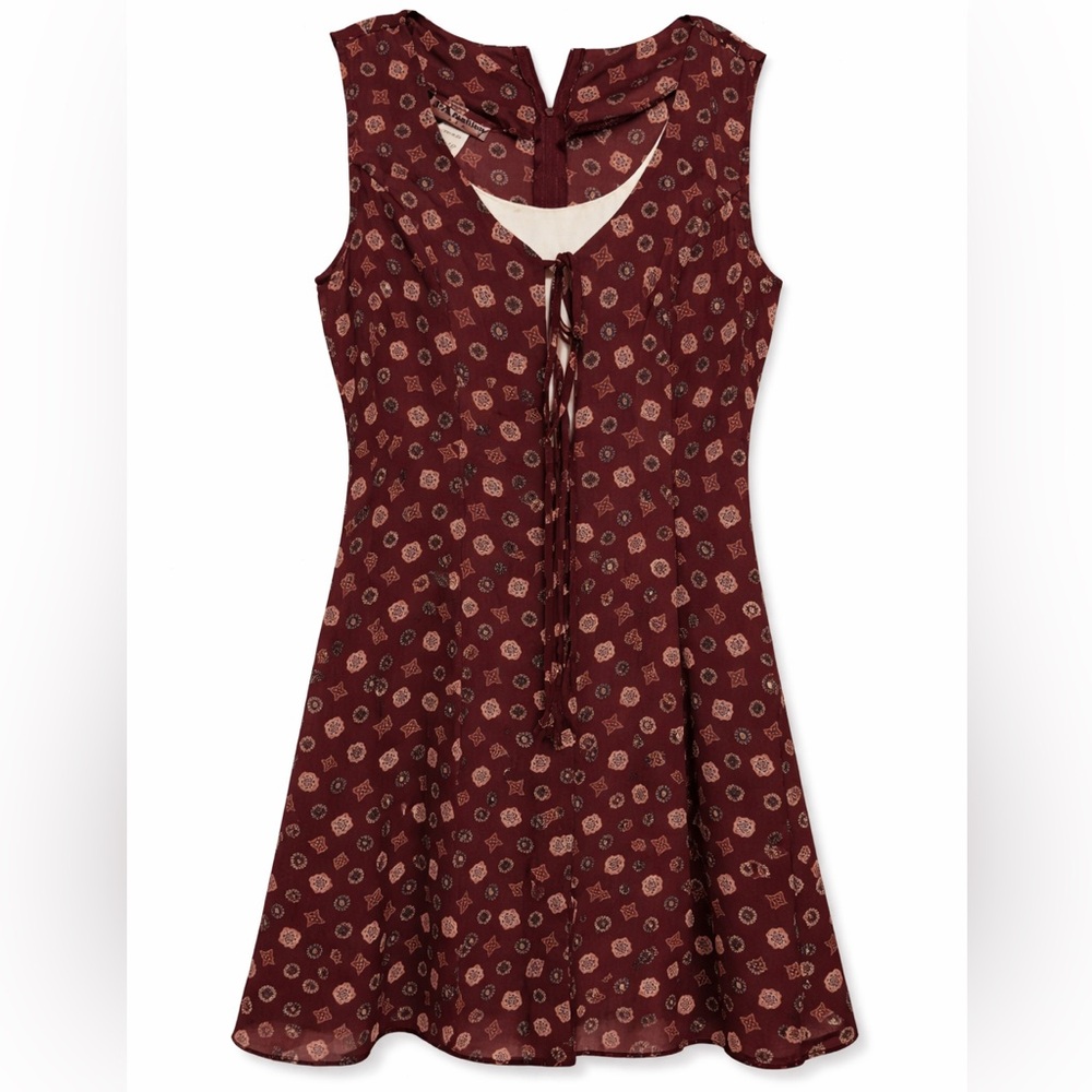Elegant Burgundy Sleeveless Dress